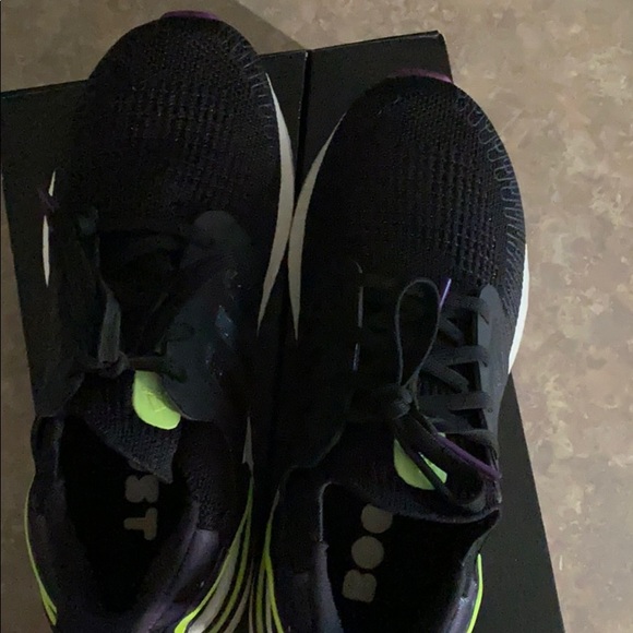 Adidas - Picture 5 of 6